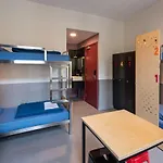 Stayokay Vondelpark Albergue *