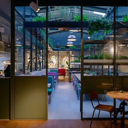 Stayokay Vondelpark Хостел *