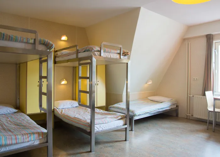 Stayokay Vondelpark 호스텔 *